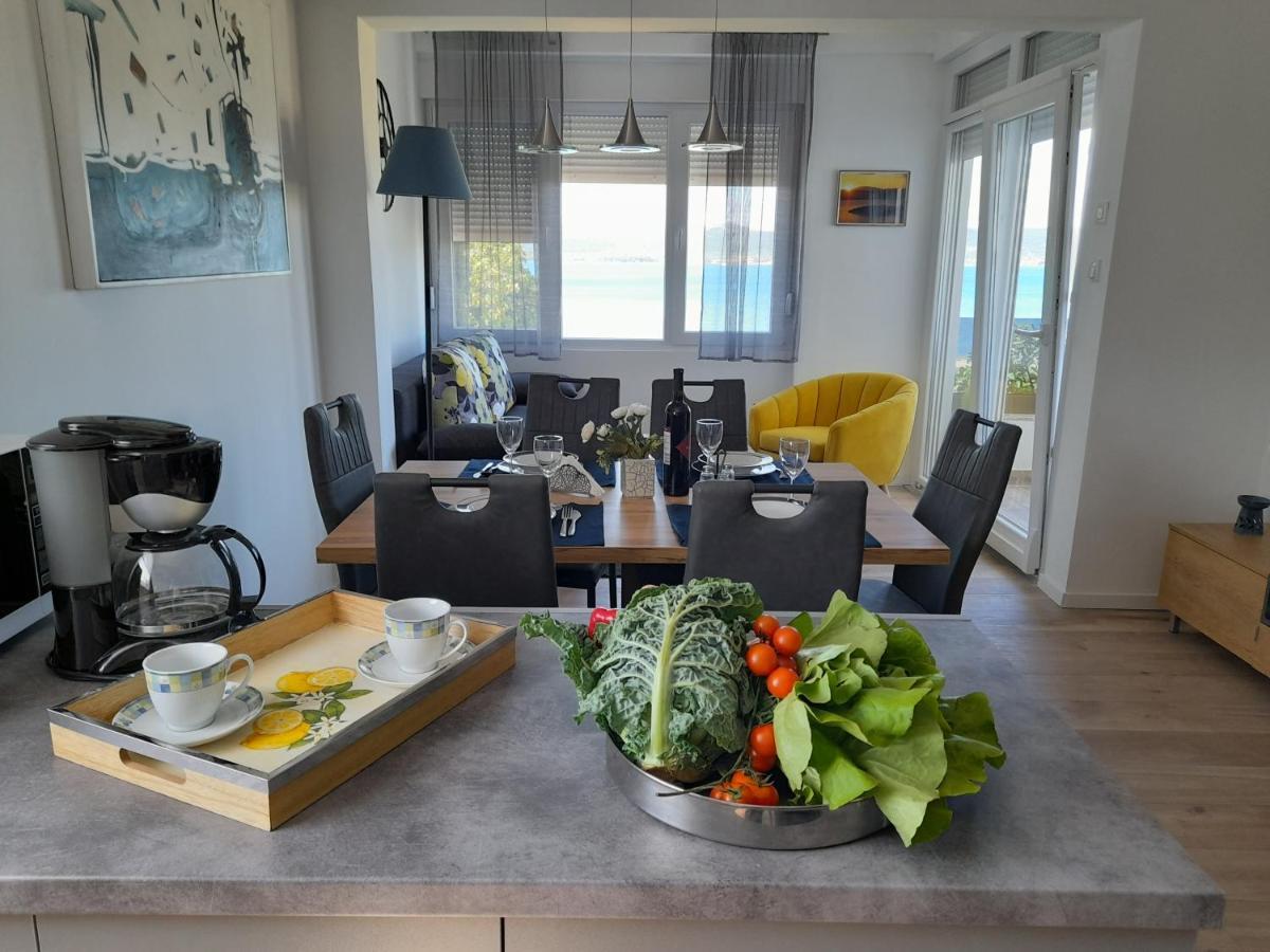 Apartman Prvi Red Do Mora Sveti Filip i Jakov Exterior foto