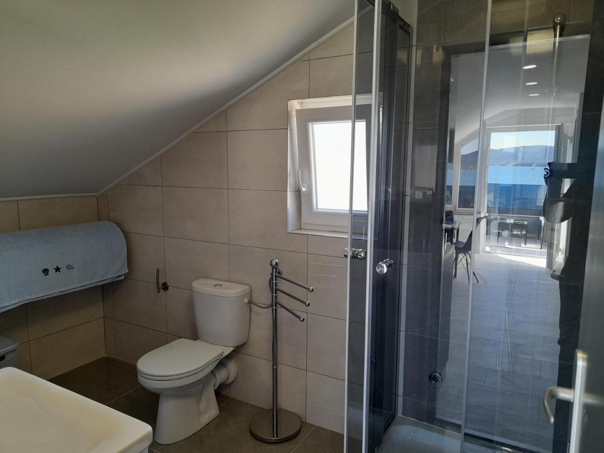 Apartman Prvi Red Do Mora Sveti Filip i Jakov Exterior foto